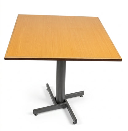 MESA CUADRADA EN FORMICA